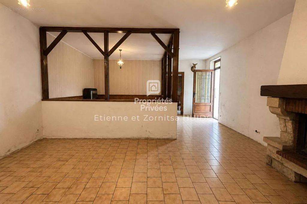 Séjour - Maison de Ville avec Jardin et Rivière à Vatan