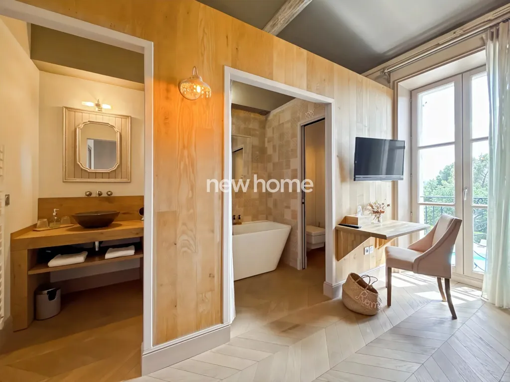 Bedrooms - Luxury Farmhouse with Pool in Fayence