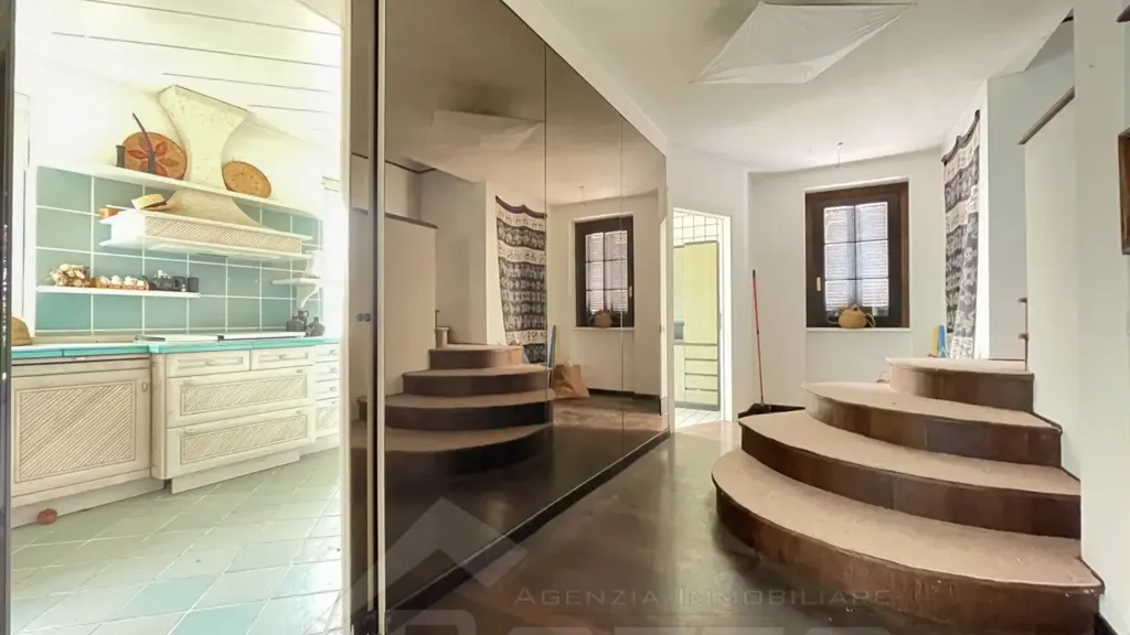hallway_entrance