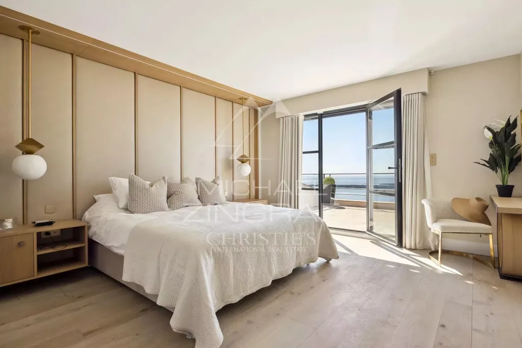 Chambres - Villa avec Vue Panoramique sur la Mer à SuperCannes