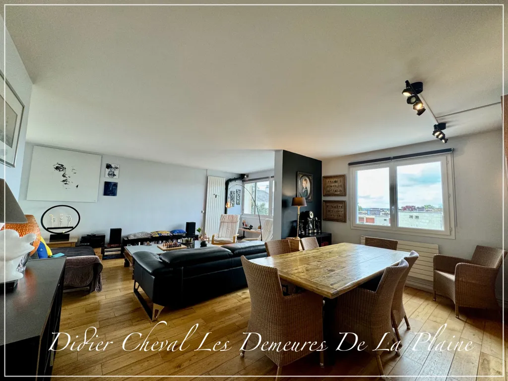 Séjour - Duplex avec Vue Dégagée au Centre de Bailly