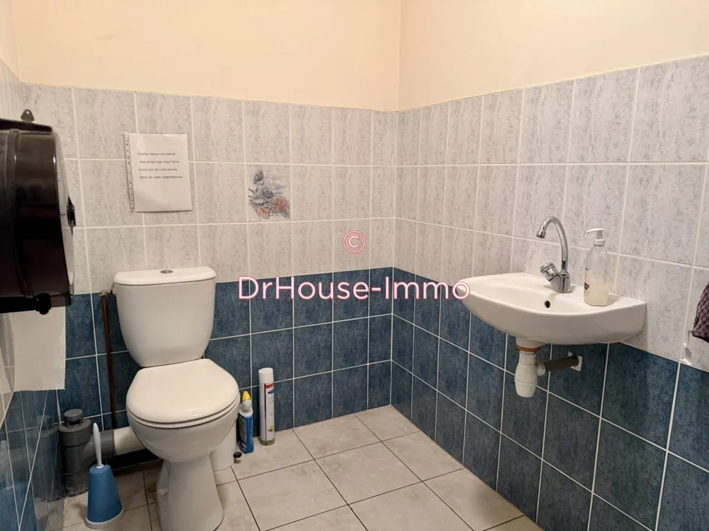 Vannitoad - Commercial Space with High Ceiling in Ribérac