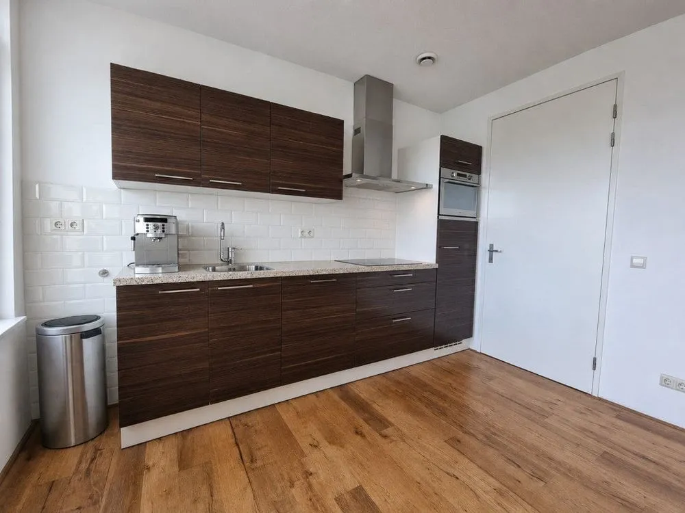 3-toaline korter asukohas Rotterdam