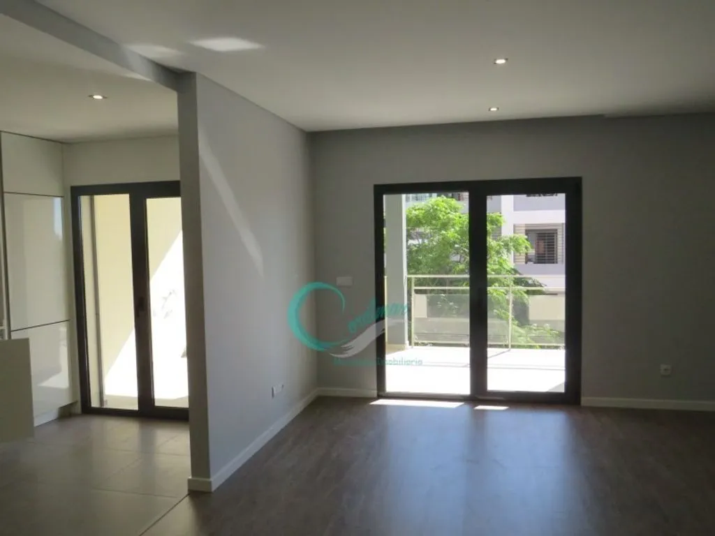 Séjour - 3-Bedroom Apartment with Balcony in Corroios