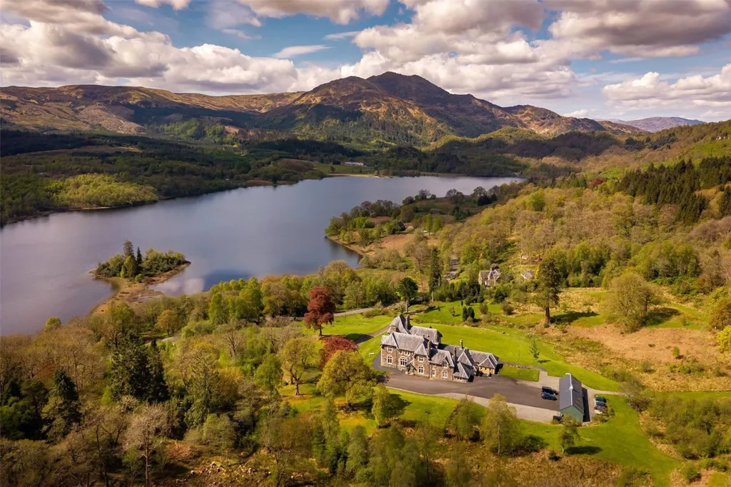 Õhuvaade - Maja asukohas Trossachs