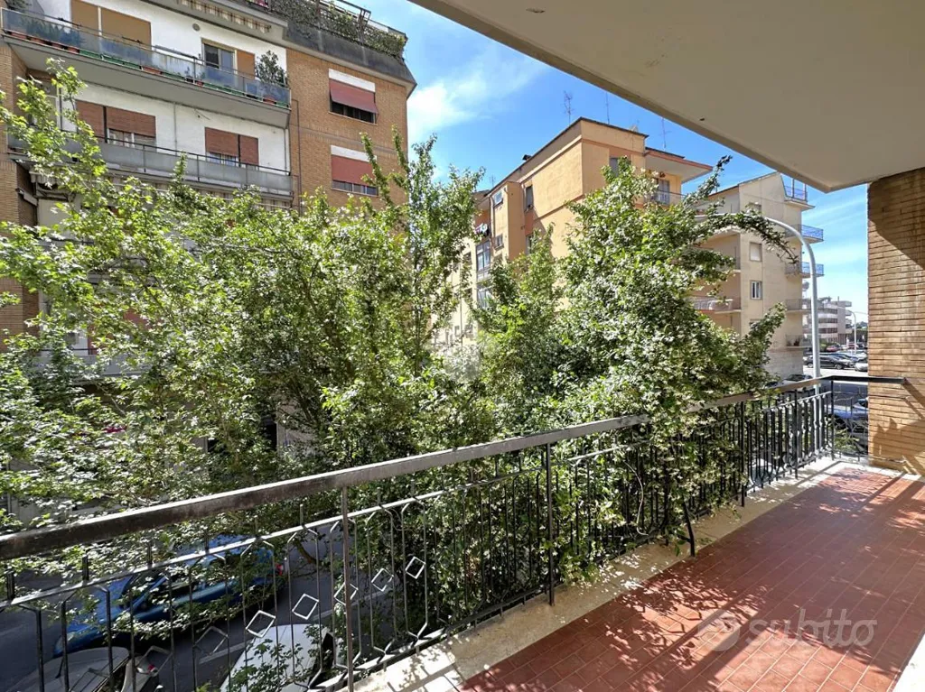 Rõdu - Bright Apartment with Balconies in Viterbo