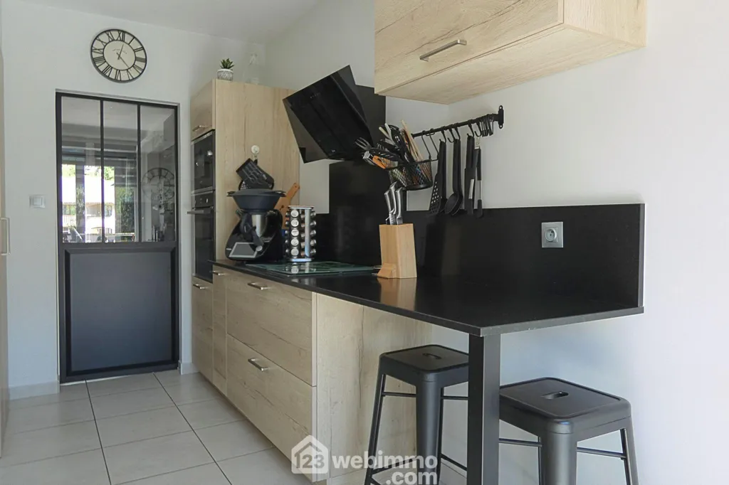 Cuisine - Appartement Refait à Neuf avec Vue Montagne à Ugine