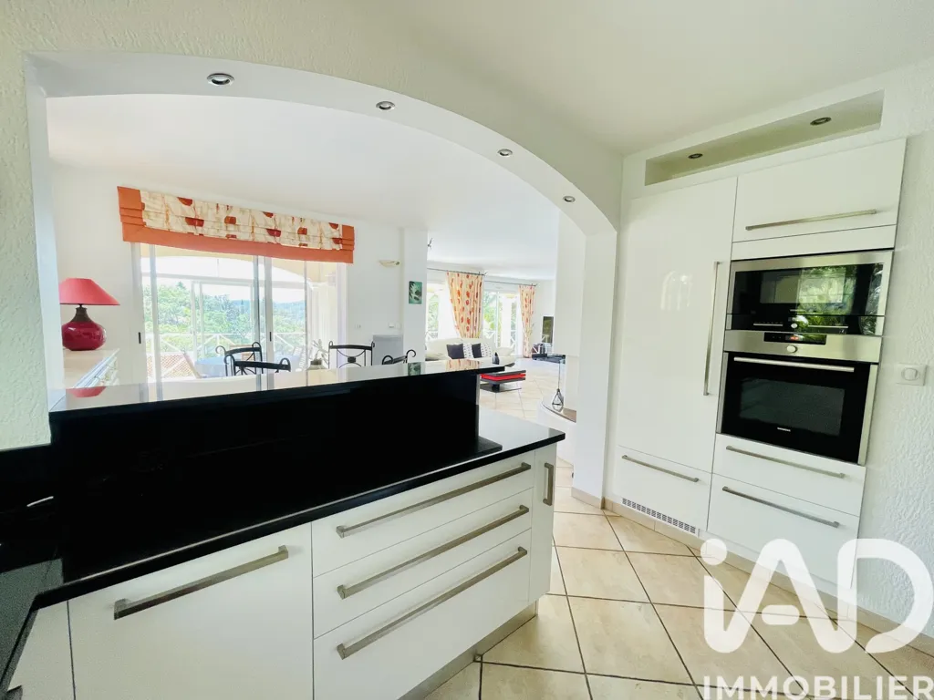 Cucina - House with Pool in Valcros, La Londe