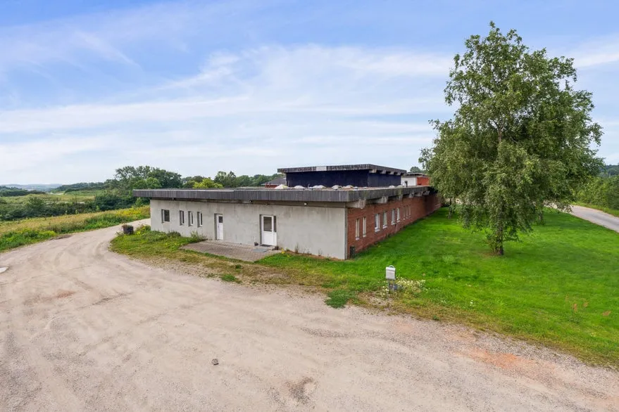 Vue aérienne - Warehouse with Office in Rural Odense
