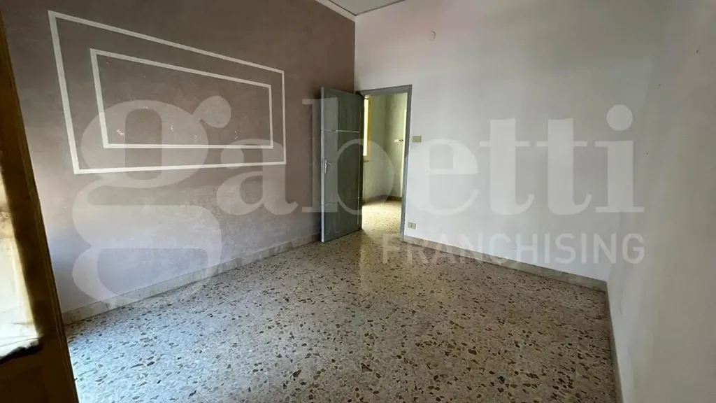 Pièces - Bright Apartment with Balcony in Messina