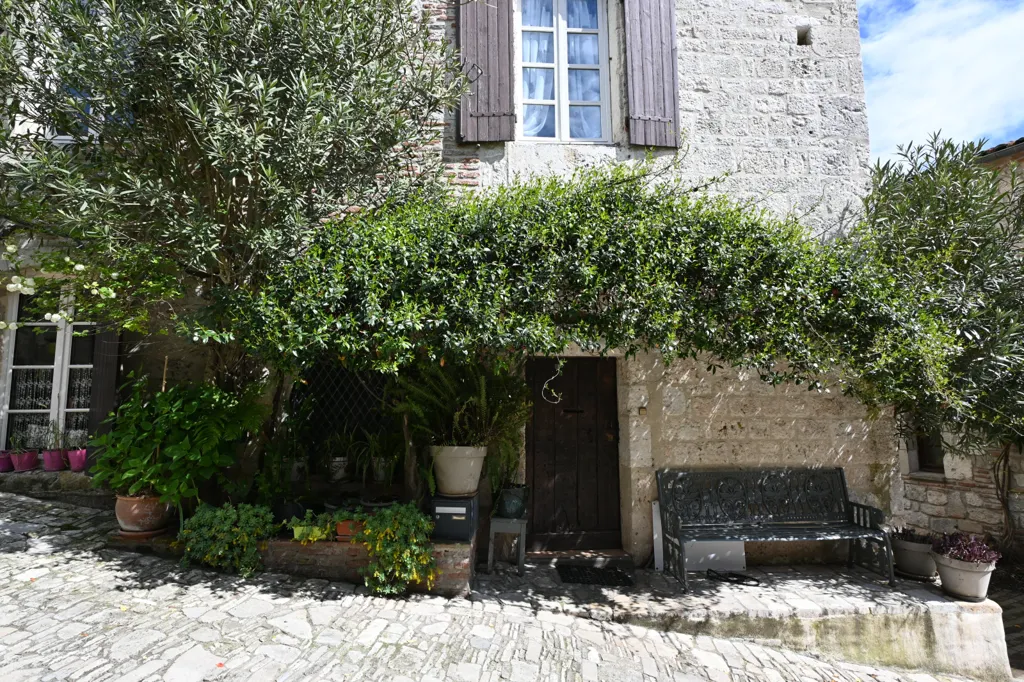 Välivaade - Medieval House with Pool in Penne-d'Agenais