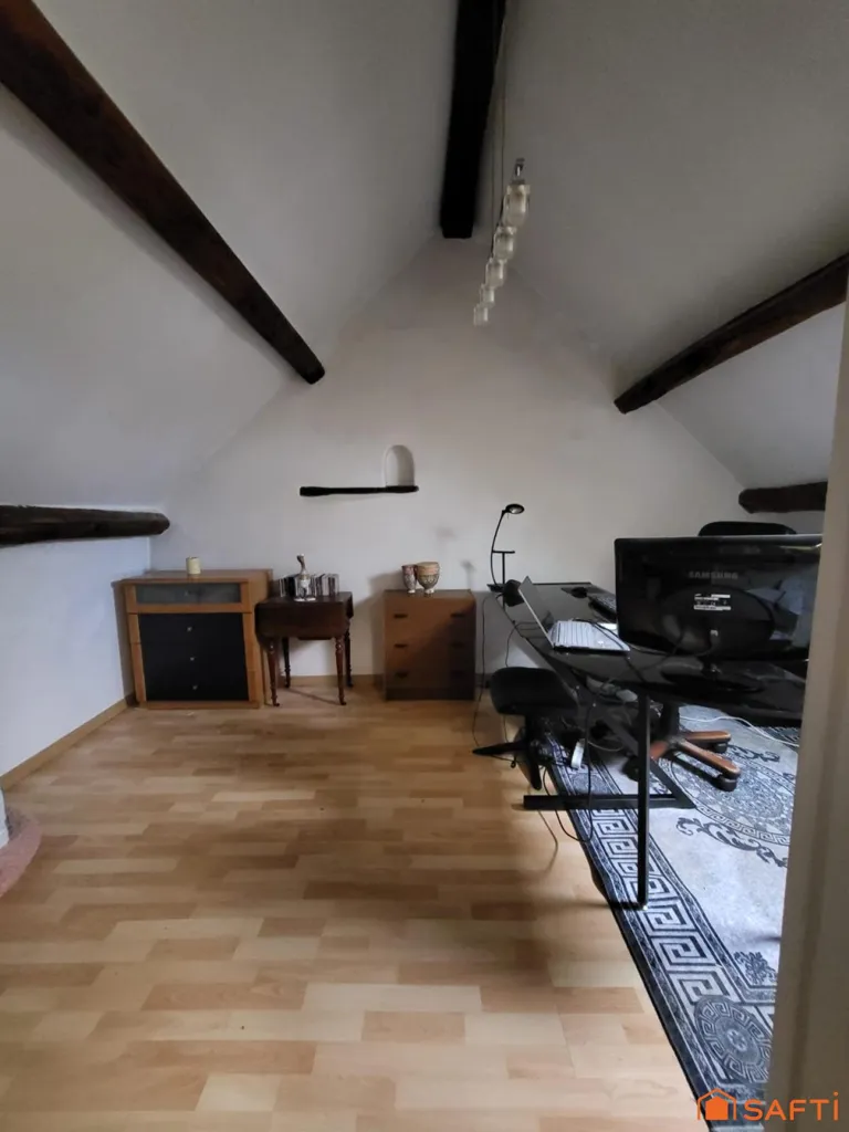 Toad - Characterful House with Pool in Town Centre