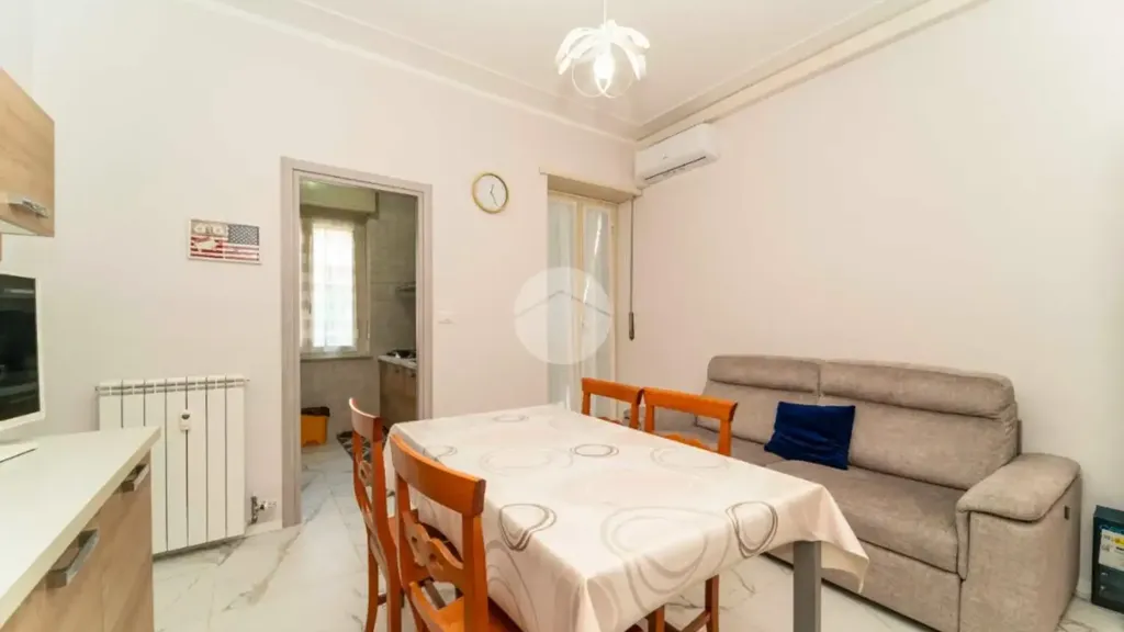 Söögituba - Rustic-Style Flat with Balcony in Torino