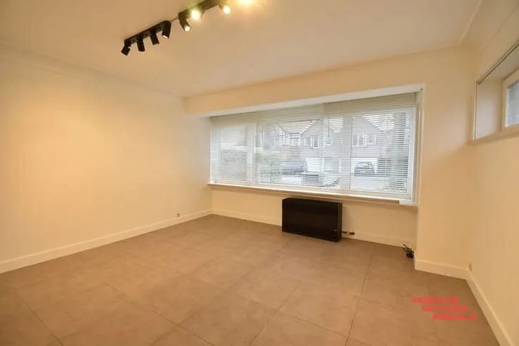 Pièces - Appartement avec 2 Chambres au Cœur de Sint-Andries