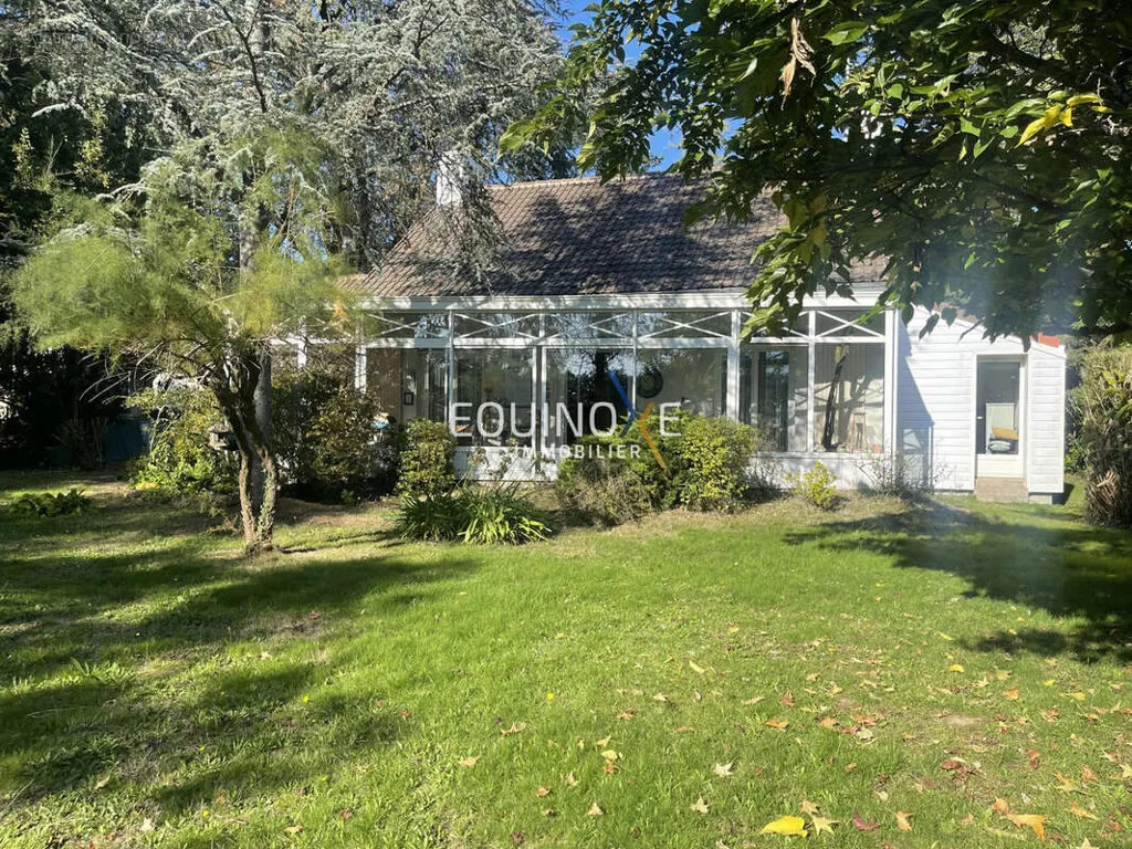 Aed - 1970s Villa with Garden in Bouaye