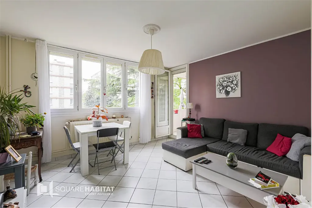 Elutuba - 3-Bedroom Apartment with Balcony in Grenoble