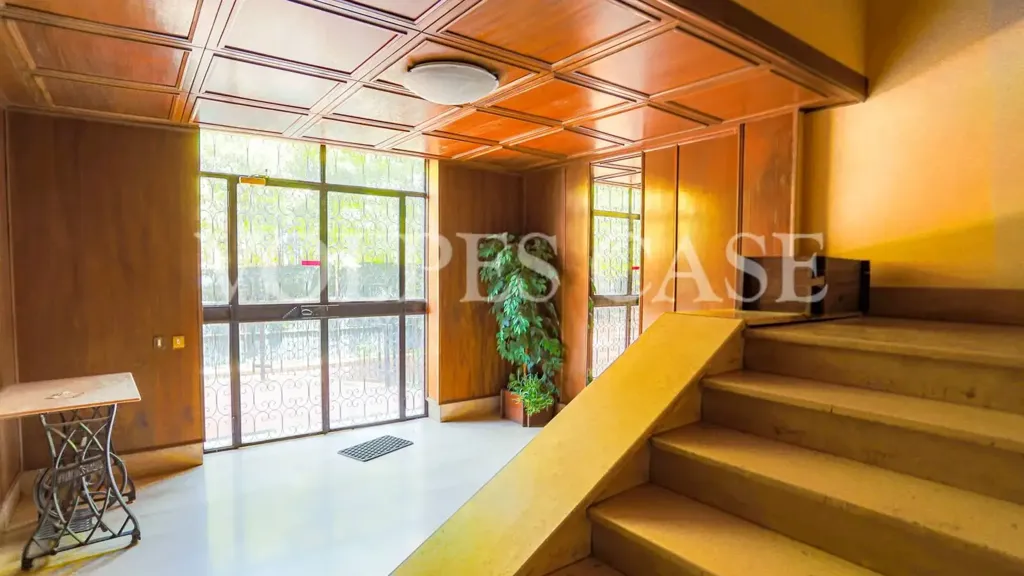 Pièces - Partially Furnished Flat with Balcony in Rome