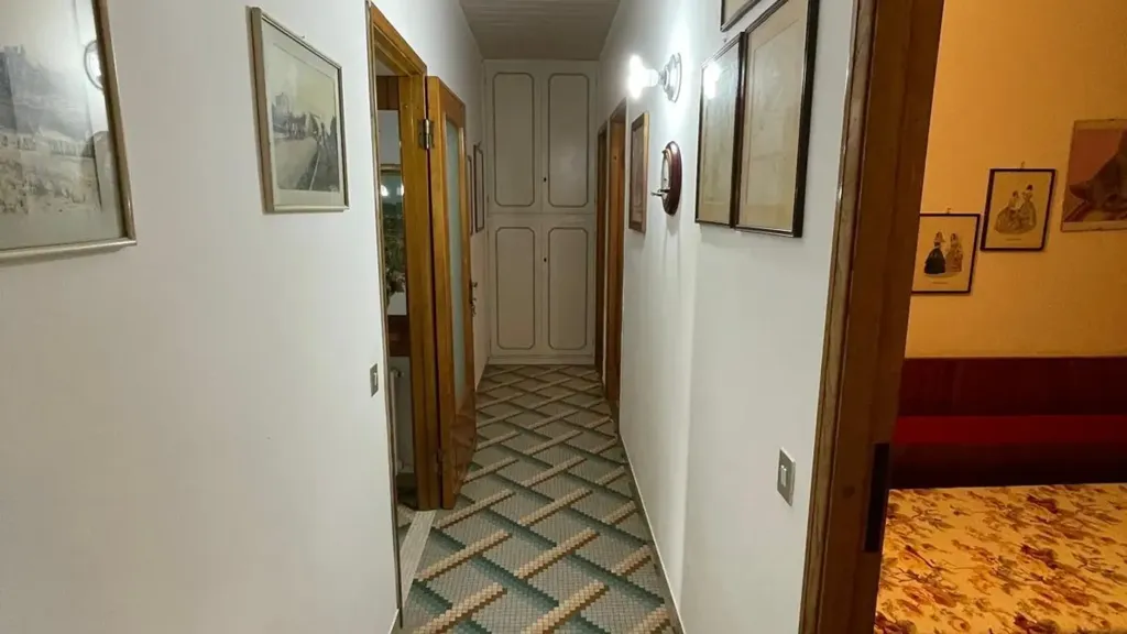 hallway_entrance