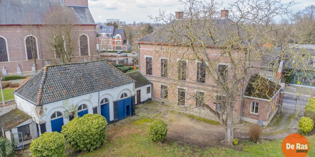 Vue aérienne - Herenhuis avec Possibilités Pratiques au Centre d'Erpe-Mere