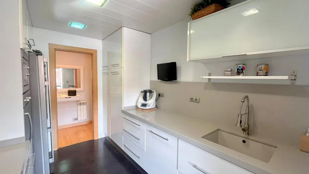 Köök - Modern Apartment with Large Terrace in Mas Lluí