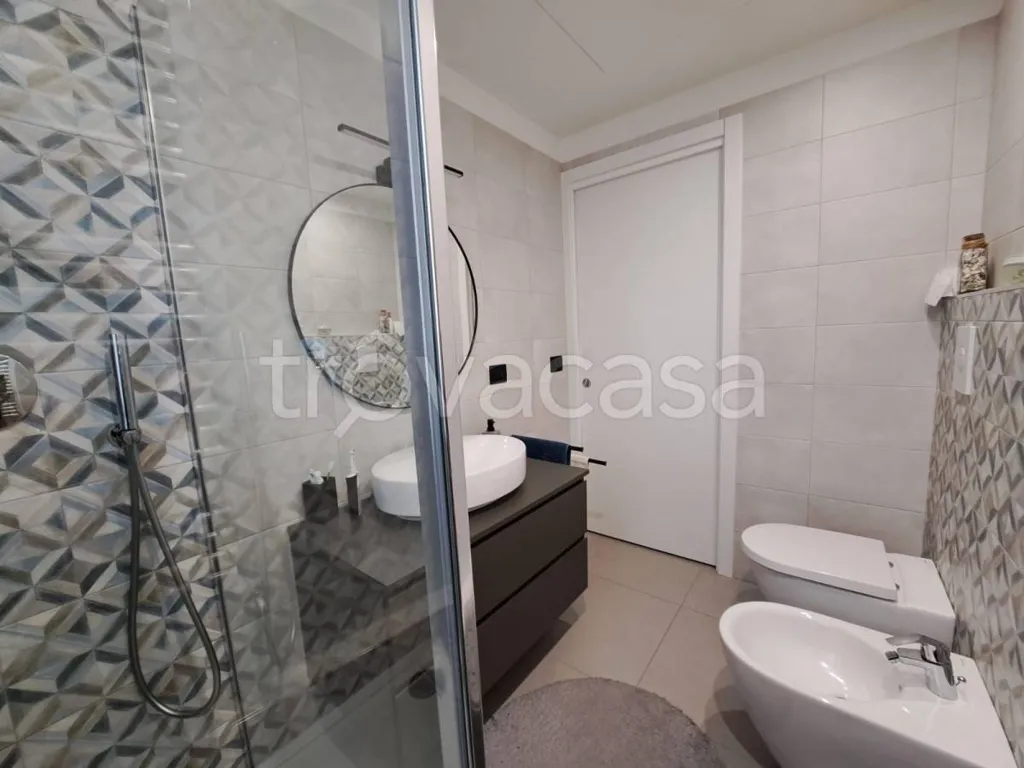 Salles de bain - Modernised 2-Bed Flat with Terrace in Rivalta di Torino