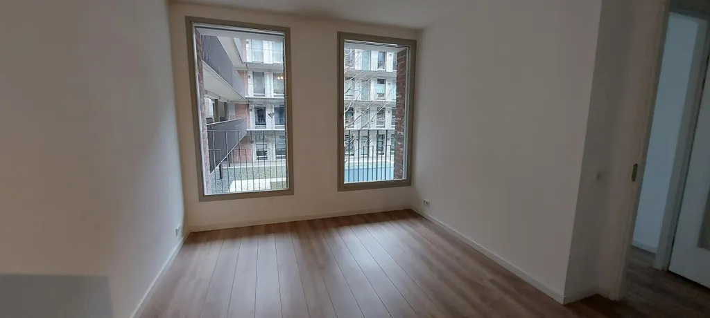 Pièces - Modern Apartment with Balcony near Breda Centraal