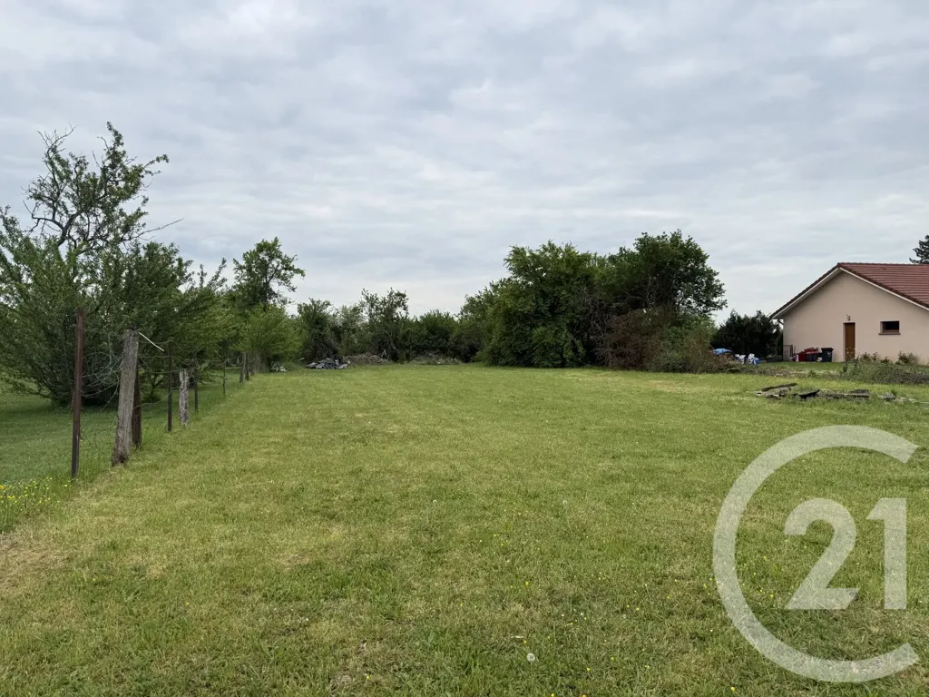 Aed - Buildable Plot with 23m Façade in Harville