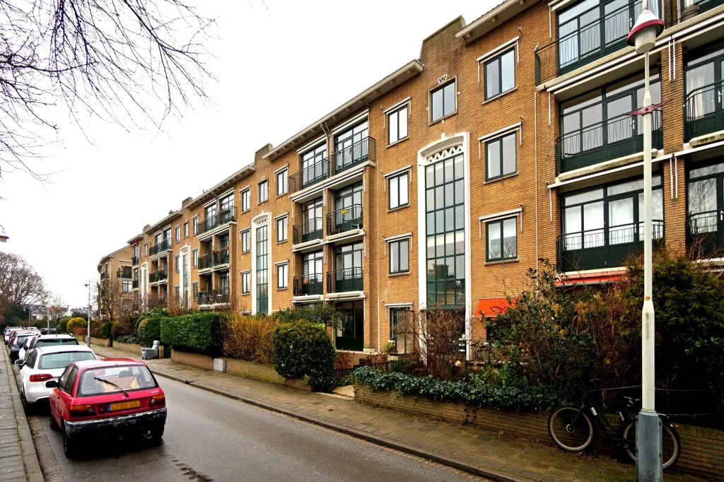 Extérieur - Renovated 3-Bed Apartment with Balcony in Den Haag