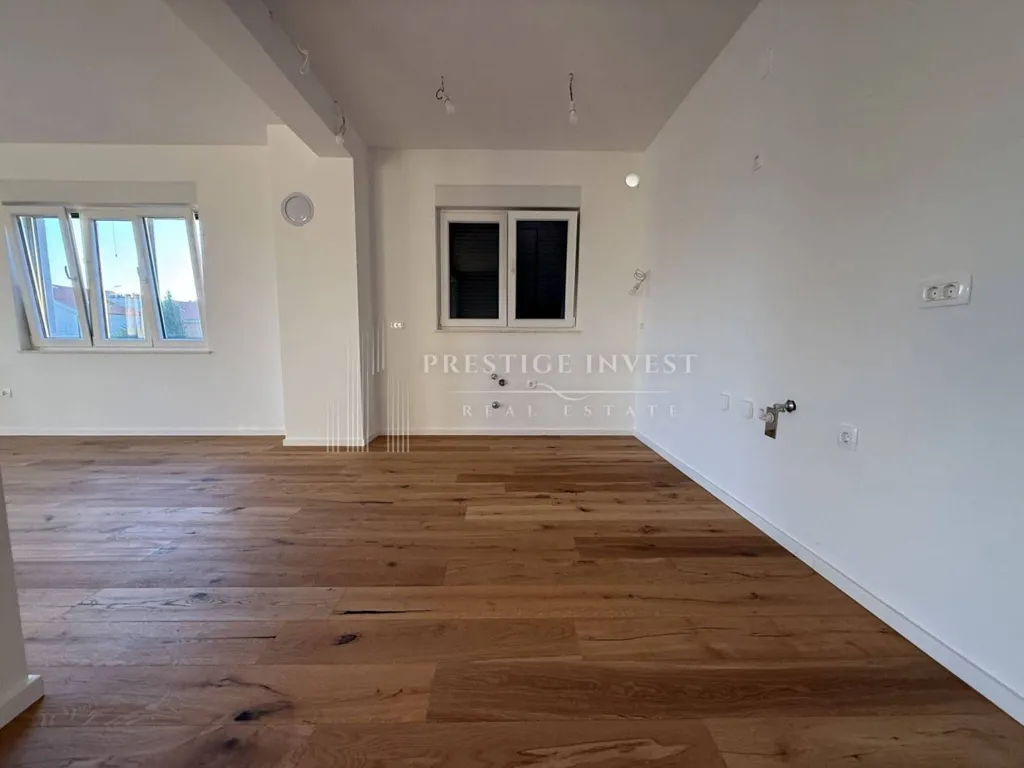 Toad - Penthouse with Sea View in Sukošan