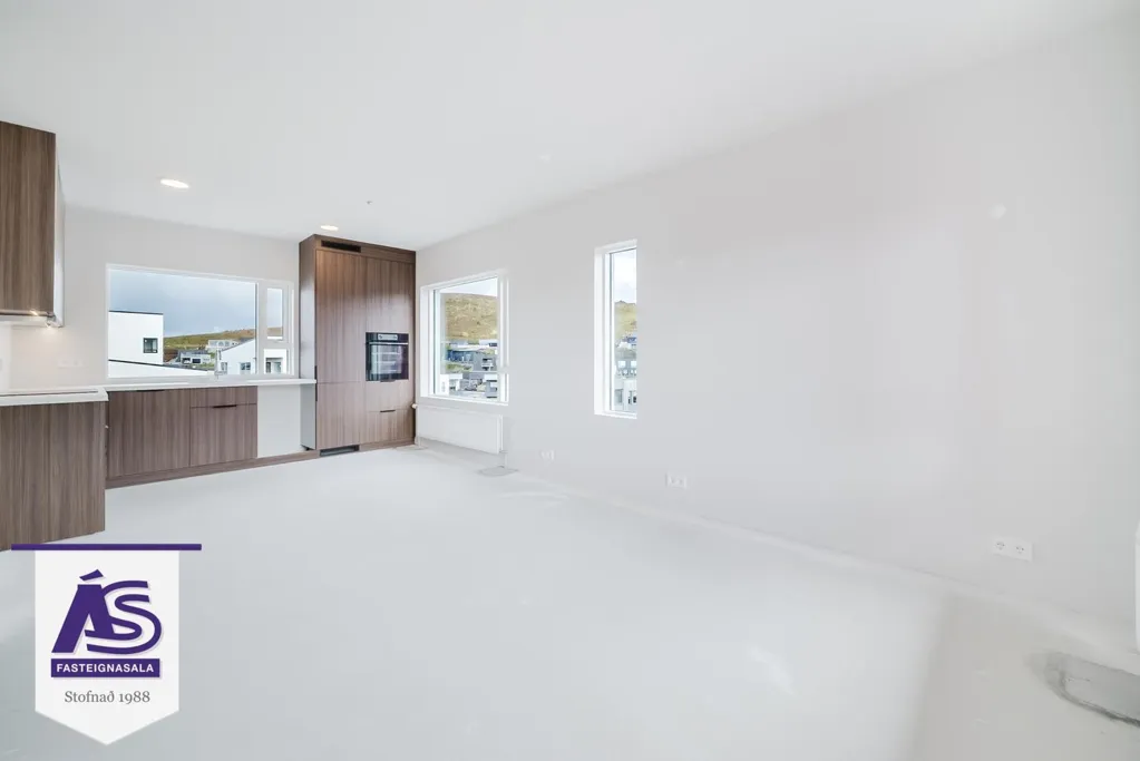 Cuisine - New 4-Storey Apartment with Elevator in Hafnarfjörður