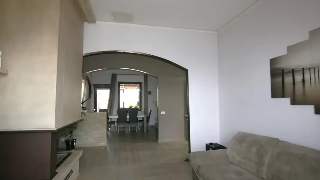 Elutuba - Four-Bedroom Apartment with Terrace in Asciano