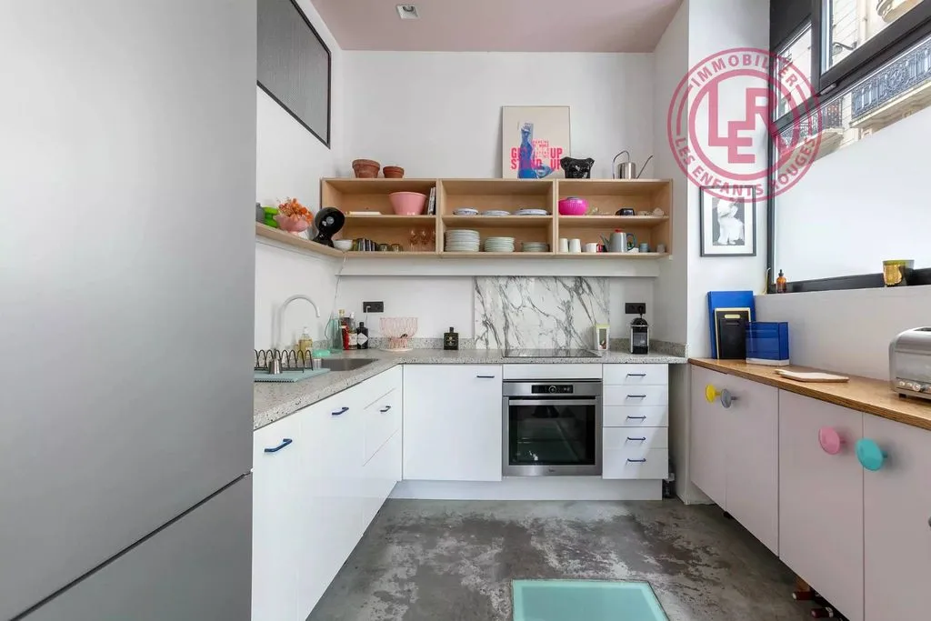 Cuisine - Loft de 2 Chambres avec Hauteur sous Plafond dans le 9ème Arrondissement