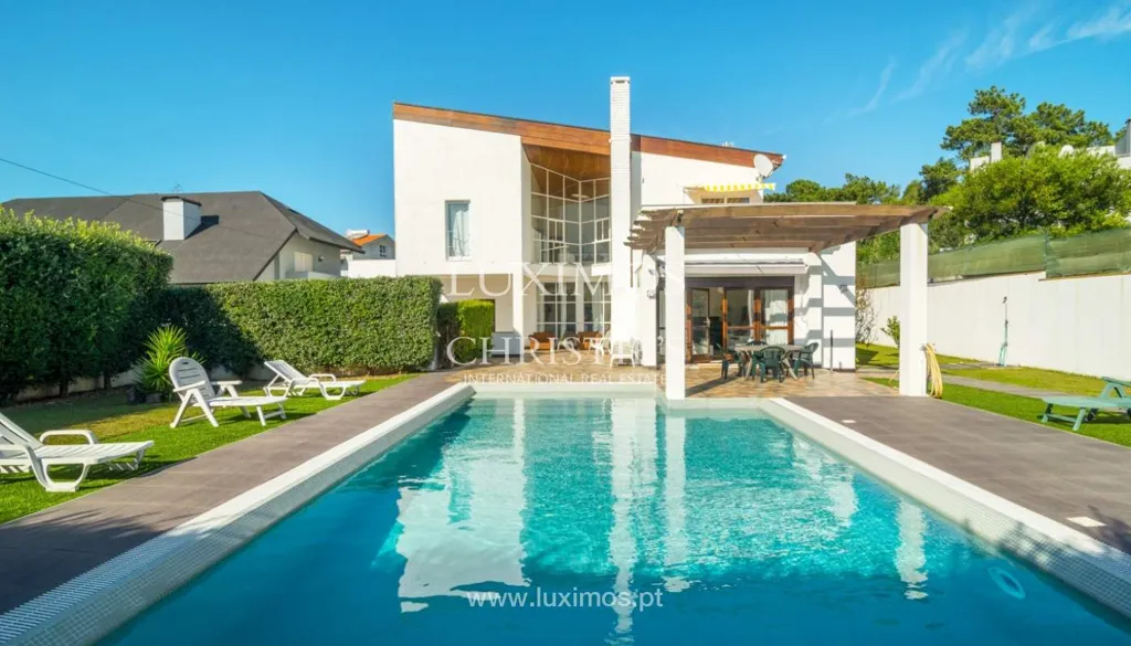 Bassein - Nordic-Style House with Pool near Miramar Beach
