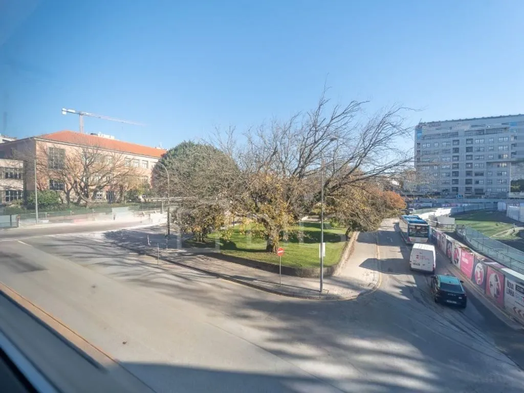 Välivaade - Office Space with Natural Light in Porto