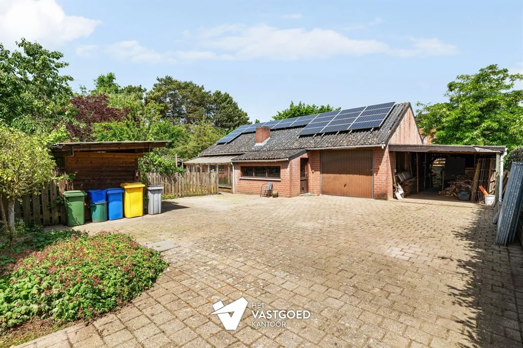 Extérieur - Maison avec Atelier sur Terrain de 1372m² à Balen