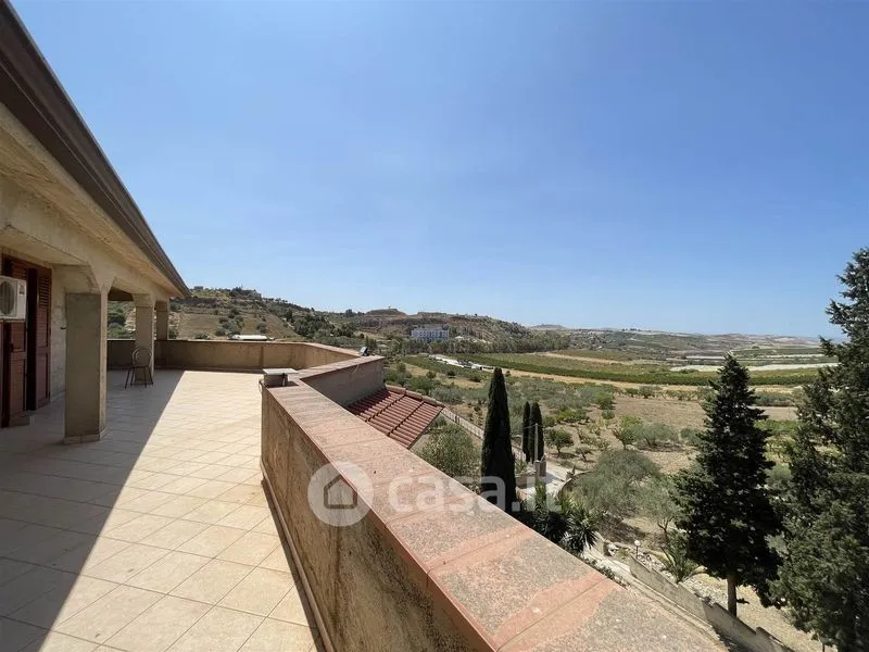 Terrasse - Villa with Multiple Apartments in Ravanusa