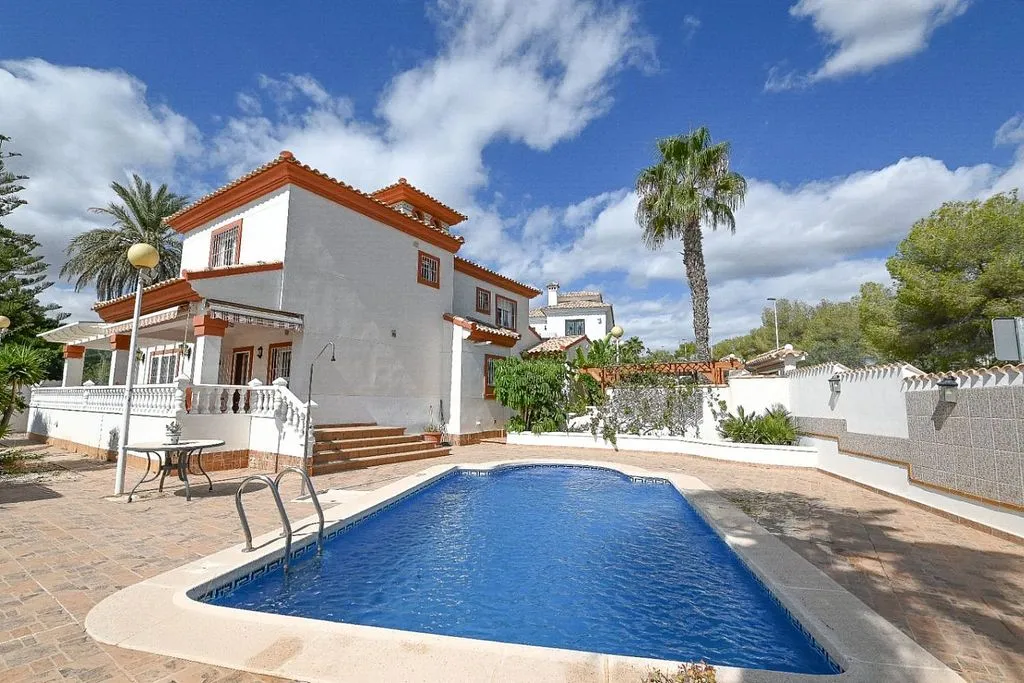 Bassein - Villa with Golf View in Campoamor