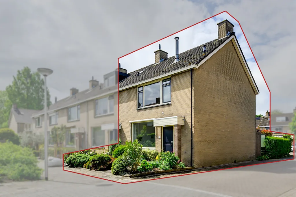 Exterior - Corner House with Garden in Rhoon
