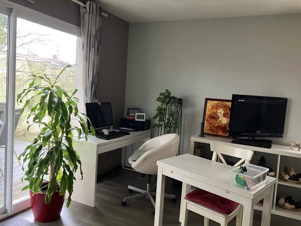 Studio - T2 Apartment with Terrace in Lormont