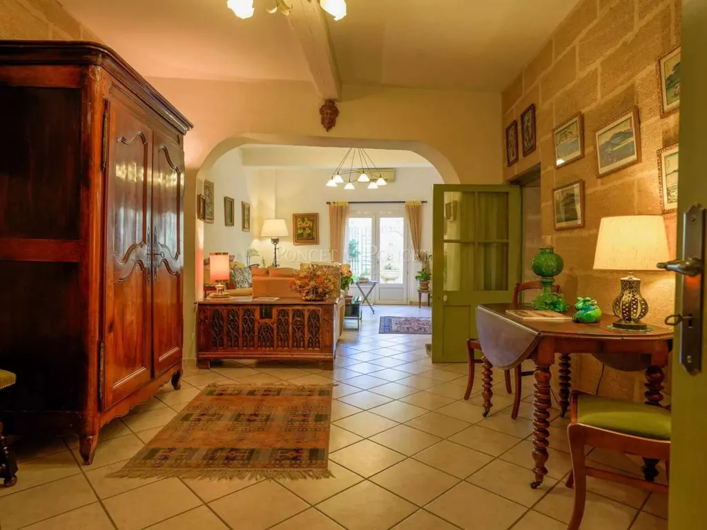 hallway_entrance