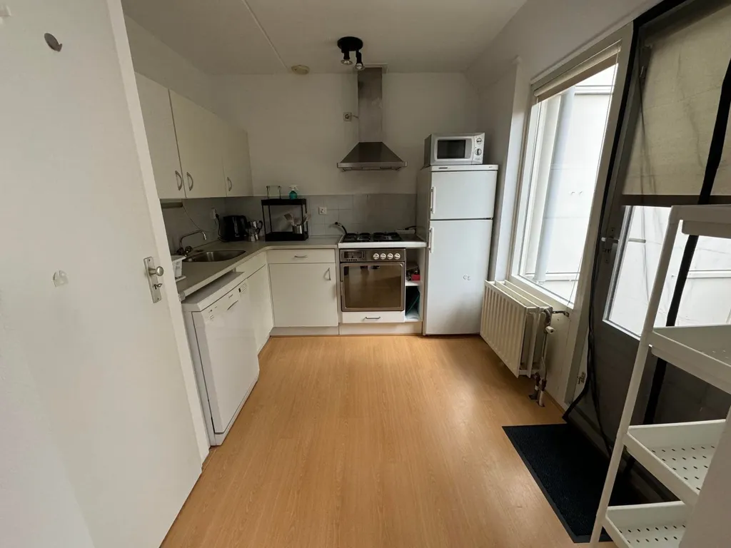 Köök - Furnished Apartment with Balcony near Eindhoven Centre