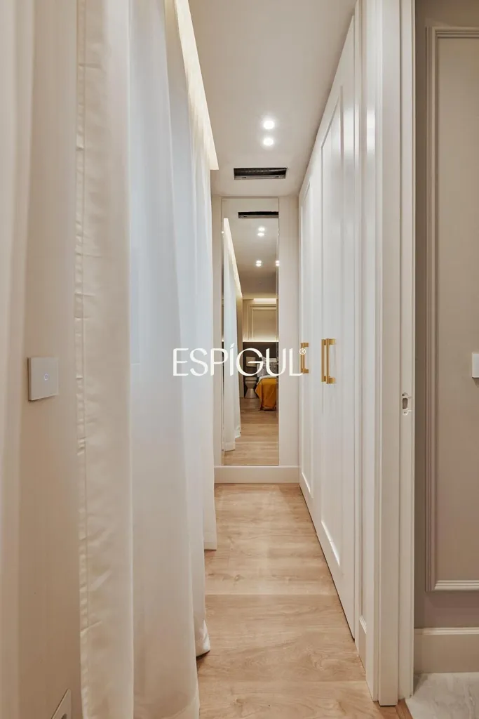 hallway_entrance