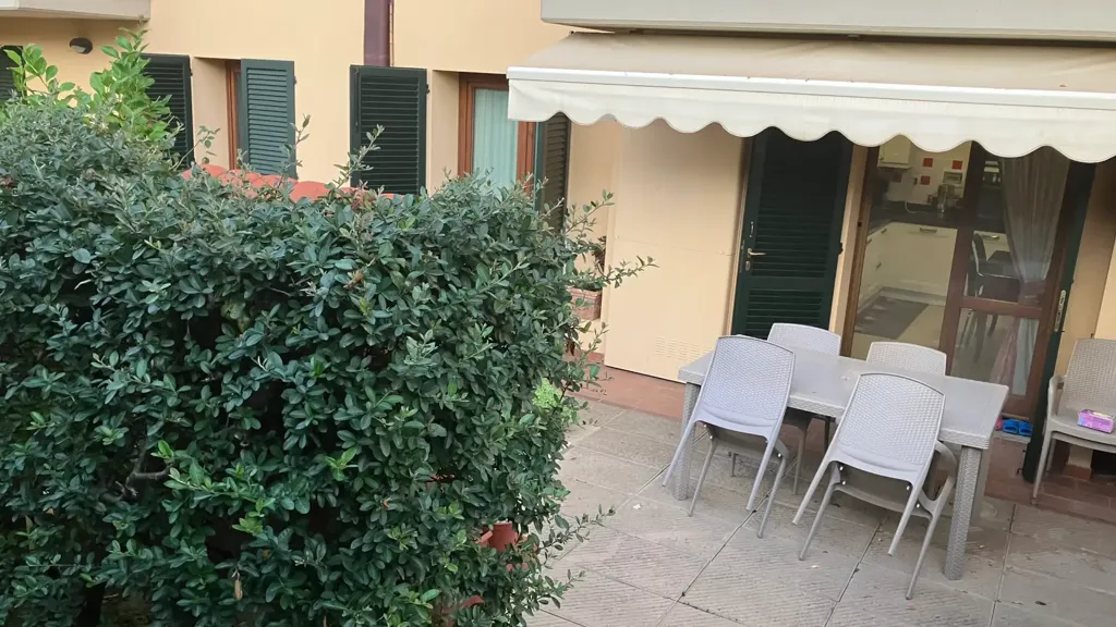 Terrasse - Modern Apartment with Private Garden in Capraia e Limite