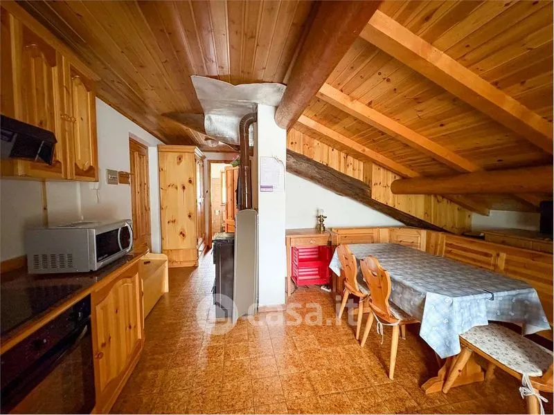 Salle à manger - Mountain View Apartment with Private Garage in Campodolcino