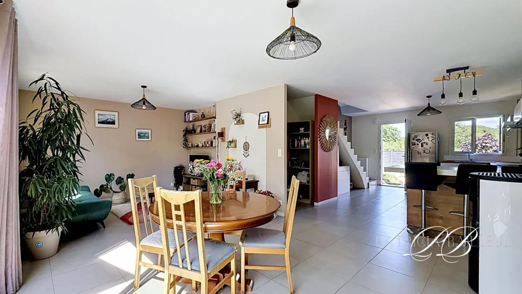 Söögituba - Recent House with Garden in Saint-André