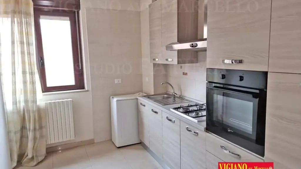 Cuisine - 2-Bedroom Apartment with Balcony in Foggia