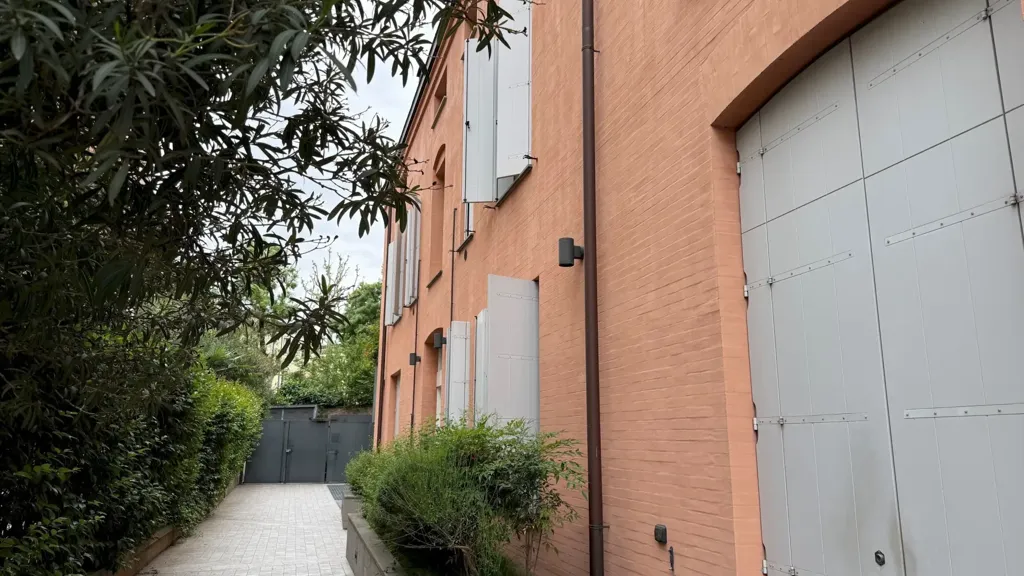 Garden - Modernised Two-Bedroom Apartment in Bologna