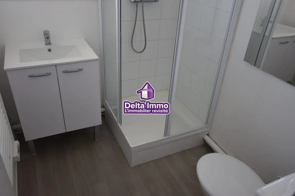 Salles de bain - Studio avec Parking à Louviers