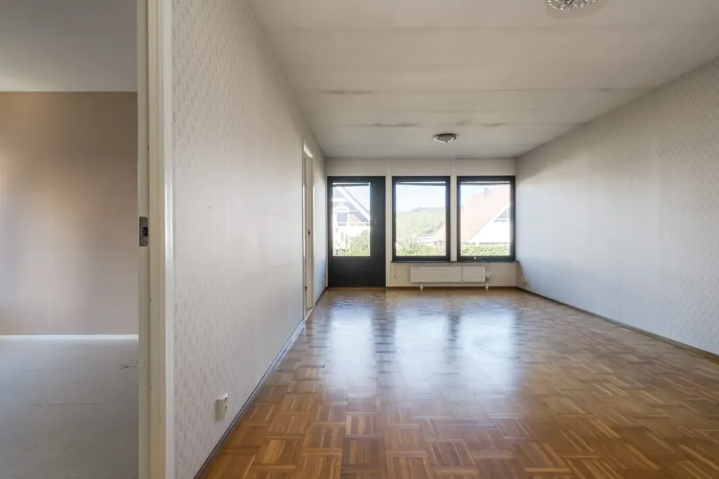 Pièces - Family House with Development Potential in Åby