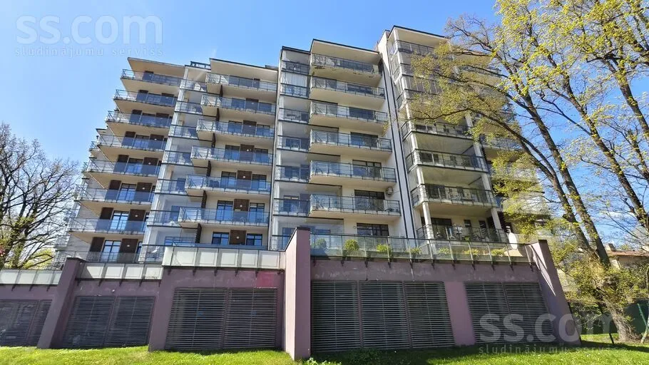 Appartement 4 pièces à Rīga